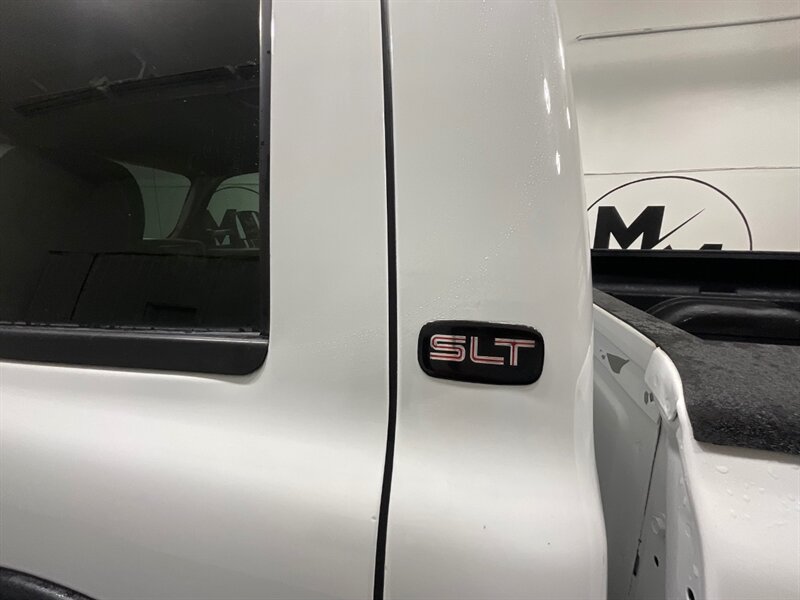 2007 GMC Sierra 2500 SLT Classic Crew Cab 4X4 / 6.6L DIESEL / LBZ MOTOR  / LIFTED w. BRAND NEW WHEELS & TIRES/ Leather Heated Seats / ZERO RUST / ONLY 96K MILES - Photo 12 - Gladstone, OR 97027