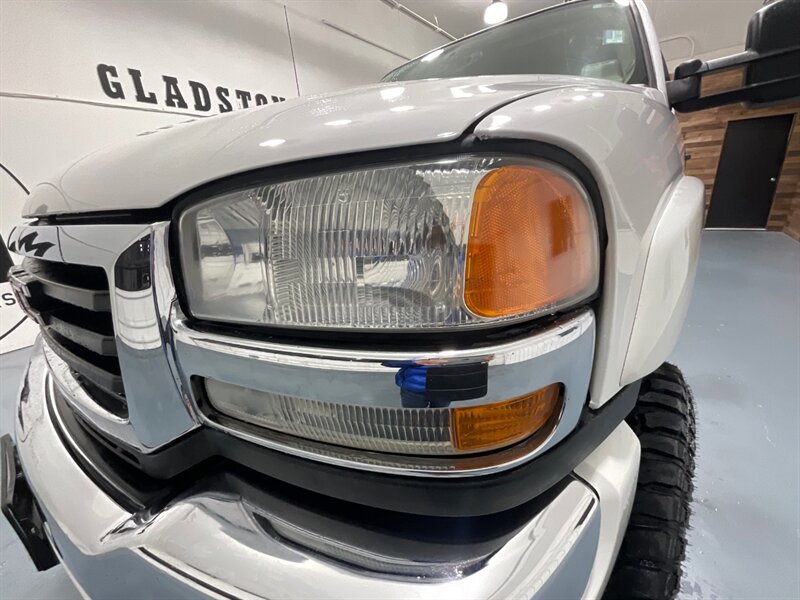 2007 GMC Sierra 2500 SLT Classic Crew Cab 4X4 / 6.6L DIESEL / LBZ MOTOR  / LIFTED w. BRAND NEW WHEELS & TIRES/ Leather Heated Seats / ZERO RUST / ONLY 96K MILES - Photo 26 - Gladstone, OR 97027