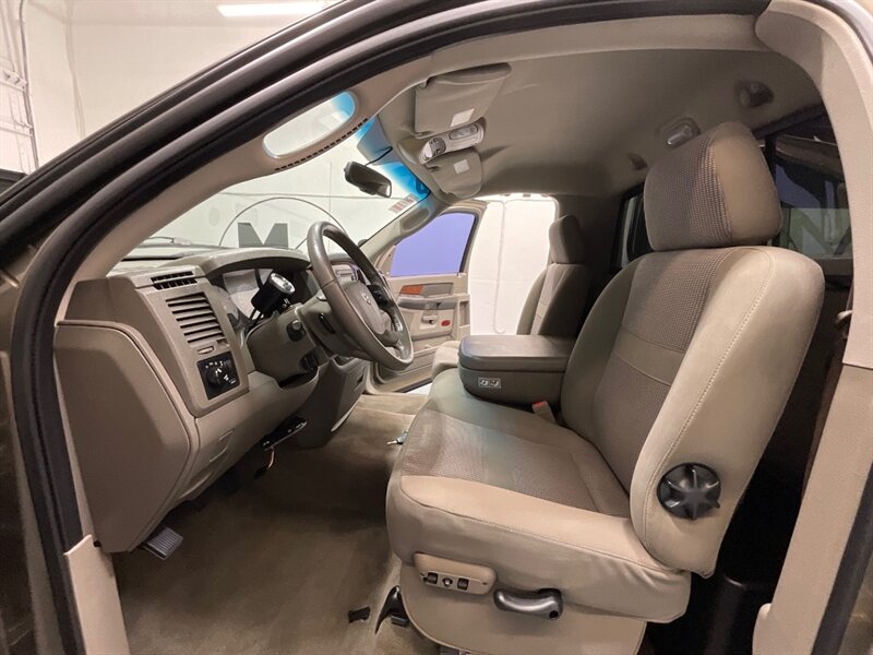 2006 Dodge Ram 2500 SLT Regular Cab 4X4 / 5.9L DIESEL/NEW WHEELS TIRES / LONG BED / ZERO RUST / LIFTED w. WITH BRAND NEW WHEELS & TIRES - Photo 11 - Gladstone, OR 97027