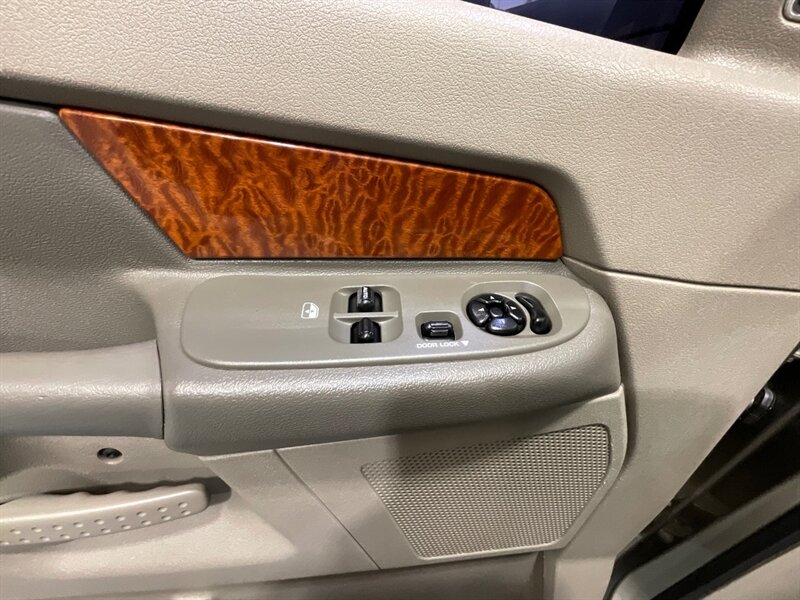 2006 Dodge Ram 2500 SLT Regular Cab 4X4 / 5.9L DIESEL/NEW WHEELS TIRES / LONG BED / ZERO RUST / LIFTED w. WITH BRAND NEW WHEELS & TIRES - Photo 35 - Gladstone, OR 97027