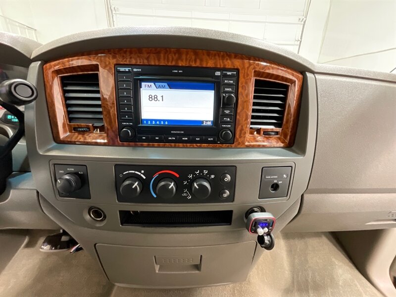 2006 Dodge Ram 2500 SLT Regular Cab 4X4 / 5.9L DIESEL/NEW WHEELS TIRES / LONG BED / ZERO RUST / LIFTED w. WITH BRAND NEW WHEELS & TIRES - Photo 15 - Gladstone, OR 97027