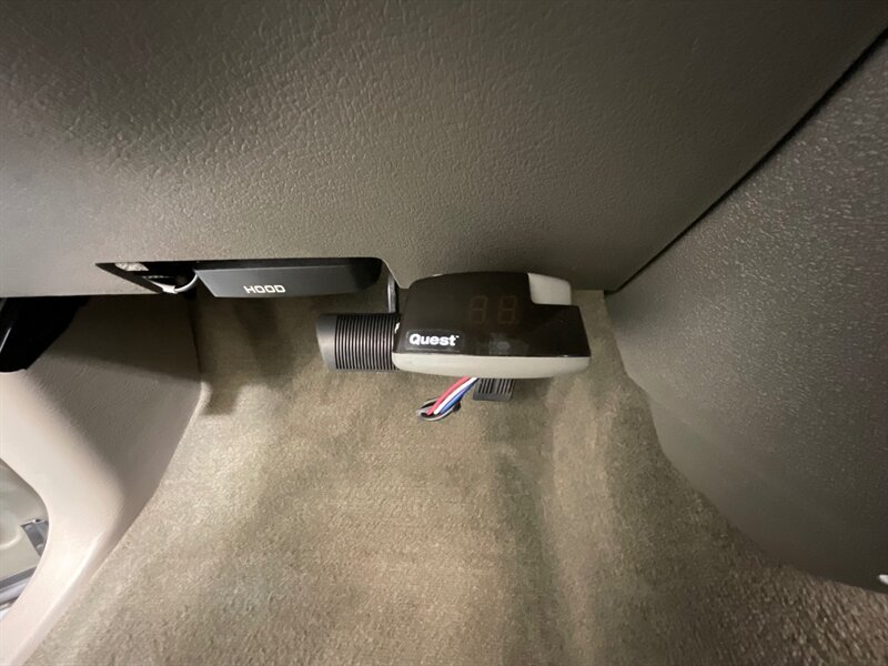 2006 Dodge Ram 2500 SLT Regular Cab 4X4 / 5.9L DIESEL/NEW WHEELS TIRES / LONG BED / ZERO RUST / LIFTED w. WITH BRAND NEW WHEELS & TIRES - Photo 18 - Gladstone, OR 97027