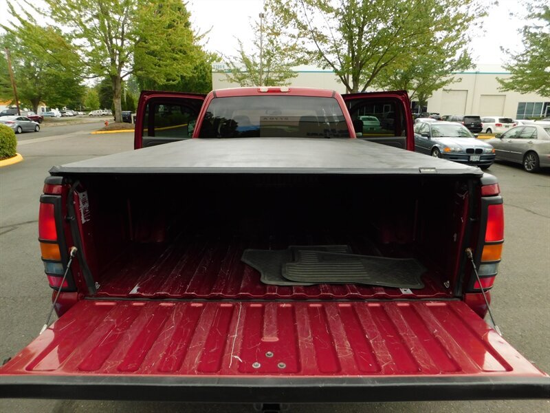 2006 Chevrolet Silverado 3500 LT Crew Cab 4X4 6.6L Duramax DUALLY 1-Owner leathe   - Photo 22 - Portland, OR 97217