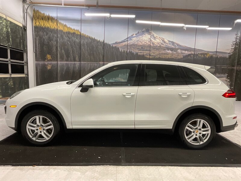 2018 Porsche Cayenne Sport Utility AWD / 3.6L V6 / Leather / Sunroof  / Heated Seats / Navigation & Backup Camera / 81,000 MILES - Photo 3 - Gladstone, OR 97027