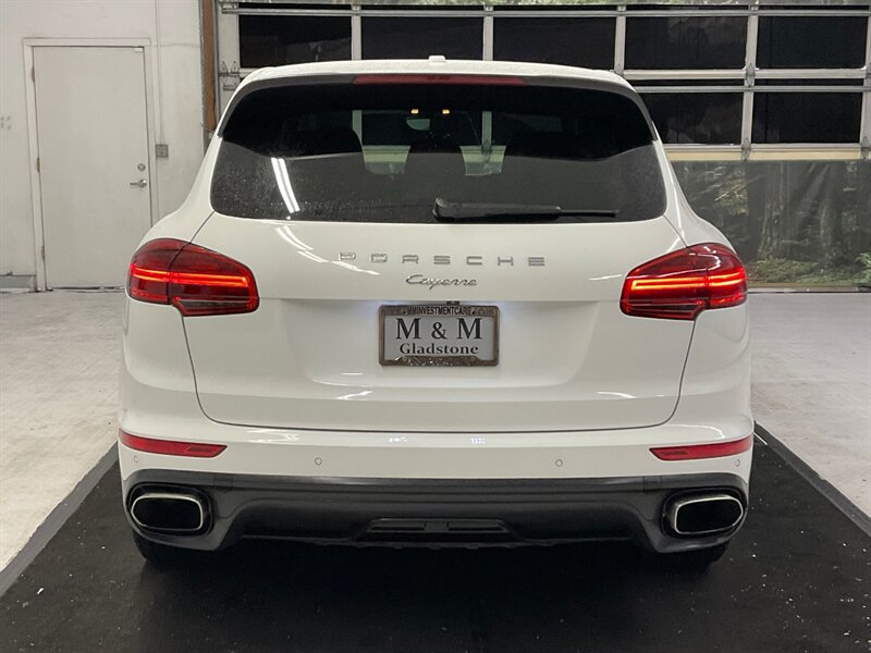 2018 Porsche Cayenne Sport Utility AWD / 3.6L V6 / Leather / Sunroof  / Heated Seats / Navigation & Backup Camera / 81,000 MILES - Photo 6 - Gladstone, OR 97027