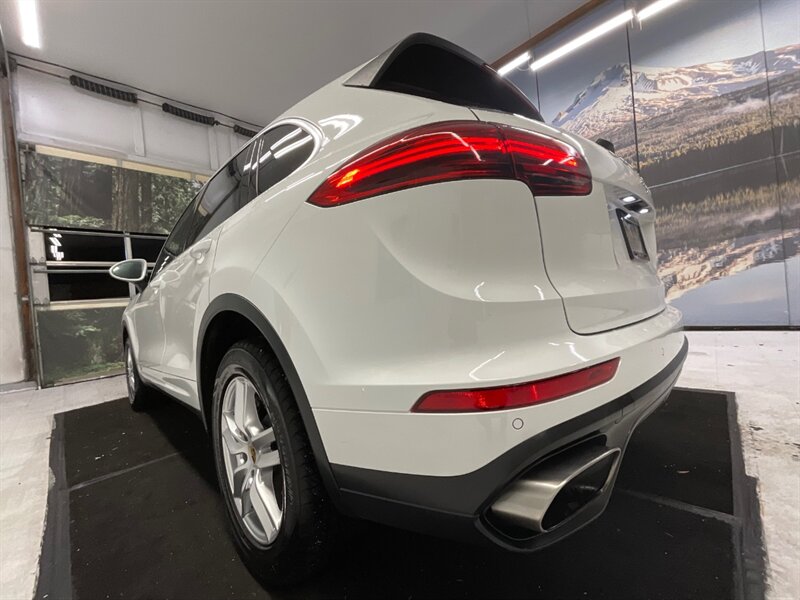 2018 Porsche Cayenne Sport Utility AWD / 3.6L V6 / Leather / Sunroof  / Heated Seats / Navigation & Backup Camera / 81,000 MILES - Photo 26 - Gladstone, OR 97027