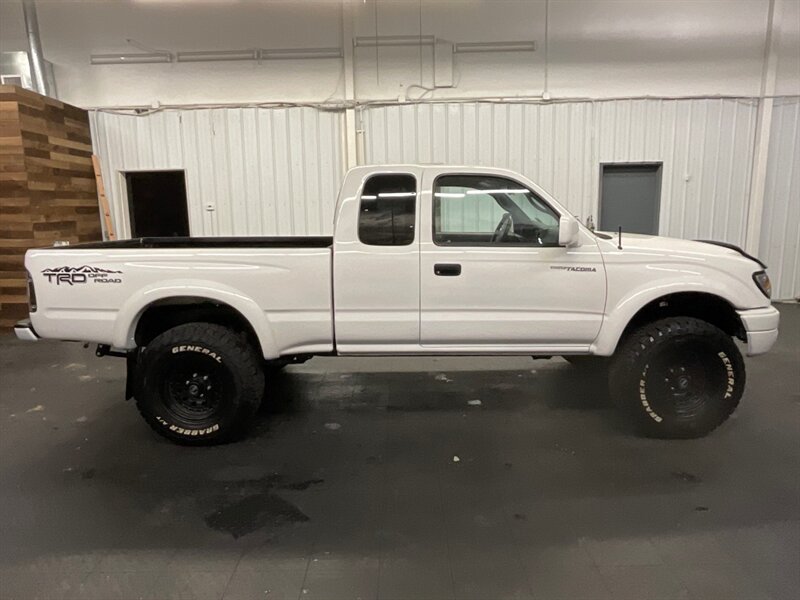 2003 Toyota Tacoma V6 SR5 Xtra Cab 4X4 / V6 / LOCAL / 114,000 MILES  RUST FREE / NEW TIMING BELT SERVICE / SHARP & CLEAN !! - Photo 4 - Gladstone, OR 97027