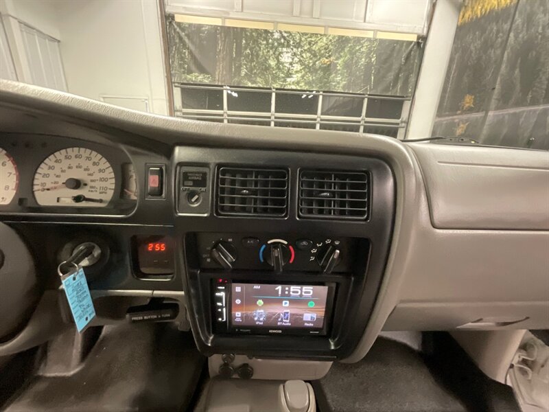 2003 Toyota Tacoma V6 SR5 Xtra Cab 4X4 / V6 / LOCAL / 114,000 MILES  RUST FREE / NEW TIMING BELT SERVICE / SHARP & CLEAN !! - Photo 18 - Gladstone, OR 97027