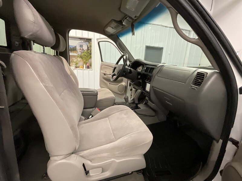 2003 Toyota Tacoma V6 SR5 Xtra Cab 4X4 / V6 / LOCAL / 114,000 MILES  RUST FREE / NEW TIMING BELT SERVICE / SHARP & CLEAN !! - Photo 16 - Gladstone, OR 97027