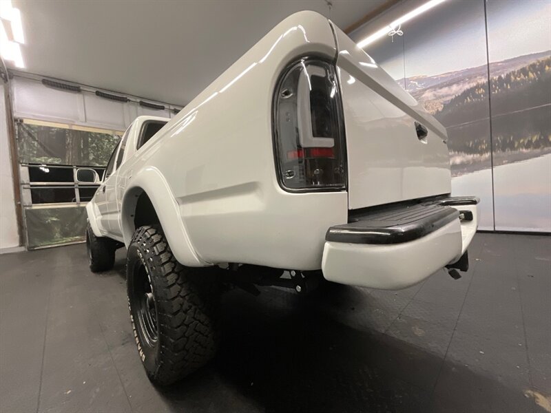 2003 Toyota Tacoma V6 SR5 Xtra Cab 4X4 / V6 / LOCAL / 114,000 MILES  RUST FREE / NEW TIMING BELT SERVICE / SHARP & CLEAN !! - Photo 11 - Gladstone, OR 97027