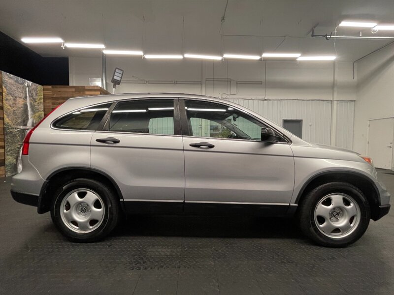 2010 Honda CR-V LX  Sport Utility AW   - Photo 4 - Gladstone, OR 97027