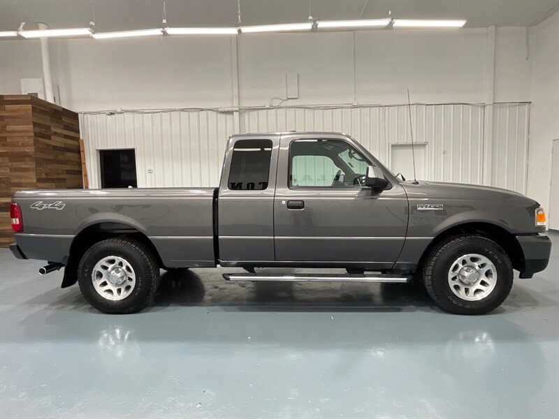 2011 Ford Ranger XLT Super Cab 4X4 / V6 / 1-OWNER / 52,000 MILES  / LOCAL w. ZERO RUST - Photo 4 - Gladstone, OR 97027