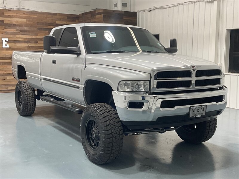 2001 Dodge Ram 2500 SLT 4dr Quad Cab 4X4/ 5.9L DISEL/ 5-SPEED / LIFTED  / 6-INC LIFT w. NEW WHEELS & TIRES / ZERO RUST  / ONLY 104,000 MILES - Photo 2 - Gladstone, OR 97027