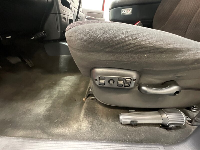 2003 Dodge Ram 2500 SLT 4X4 5.9L CUMMINS DIESEL /6-SPEED MANUAL / SHORT BED / ZERO RUST - Photo 19 - Gladstone, OR 97027
