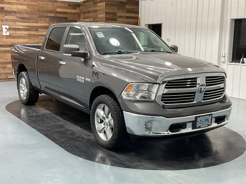 2016 RAM 1500 Big Horn Crew Cab 4X4 / 5.7L V8 HEMI / 76K MILES  / ZERO RUST - Photo 2 - Gladstone, OR 97027