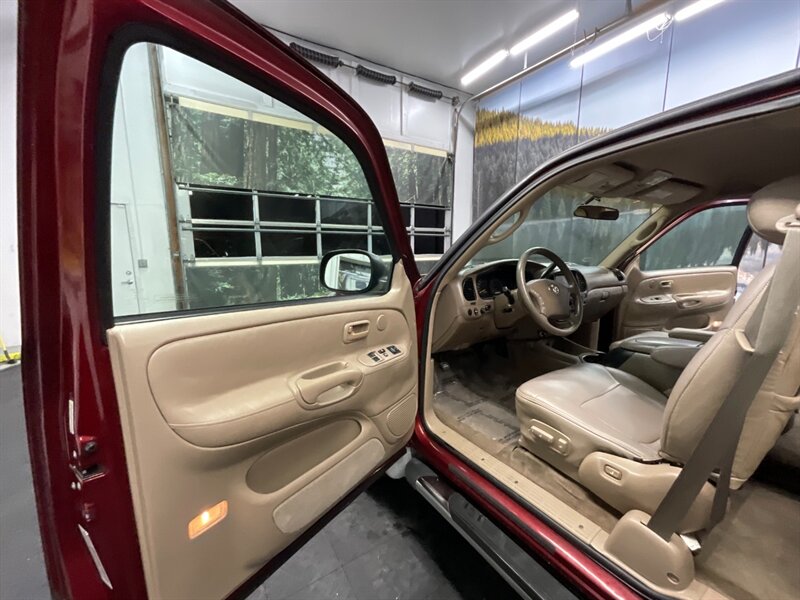 2003 Toyota Tundra Limited 4dr Access Cab 4X4 / 4.7L V8 / STEP SIDE  FRESH TIMING BELT SERVICE /Leather Seats / TRD OFF ROAD / Navigation & Backup Camera / ONLY 124,000 MILES - Photo 11 - Gladstone, OR 97027