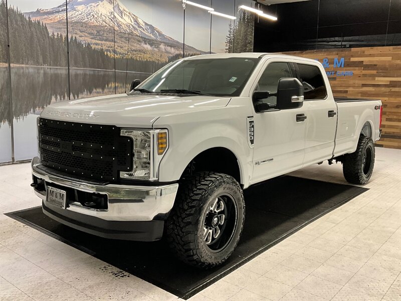 2018 Ford F-350 XLT Crew Cab 4X4/ 6.7L DIESEL /LIFTED/40,000 MILES  /Backup Camera / LONG BED / LIFTED w. 35 " TOYO OPEN COUNTRY & 20 " FUEL WHEELS / SHARP & CLEAN !! - Photo 1 - Gladstone, OR 97027