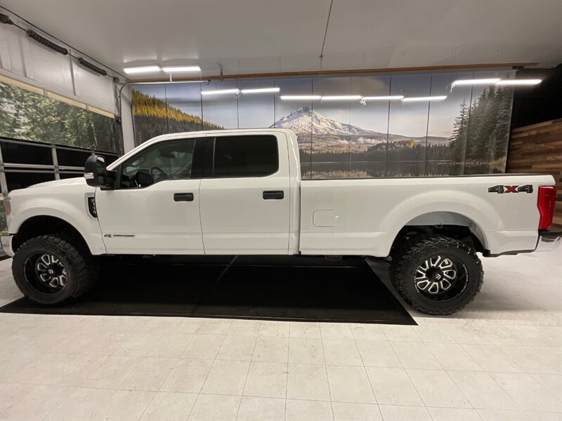 2018 Ford F-350 XLT Crew Cab 4X4/ 6.7L DIESEL /LIFTED/40,000 MILES  /Backup Camera / LONG BED / LIFTED w. 35 " TOYO OPEN COUNTRY & 20 " FUEL WHEELS / SHARP & CLEAN !! - Photo 3 - Gladstone, OR 97027