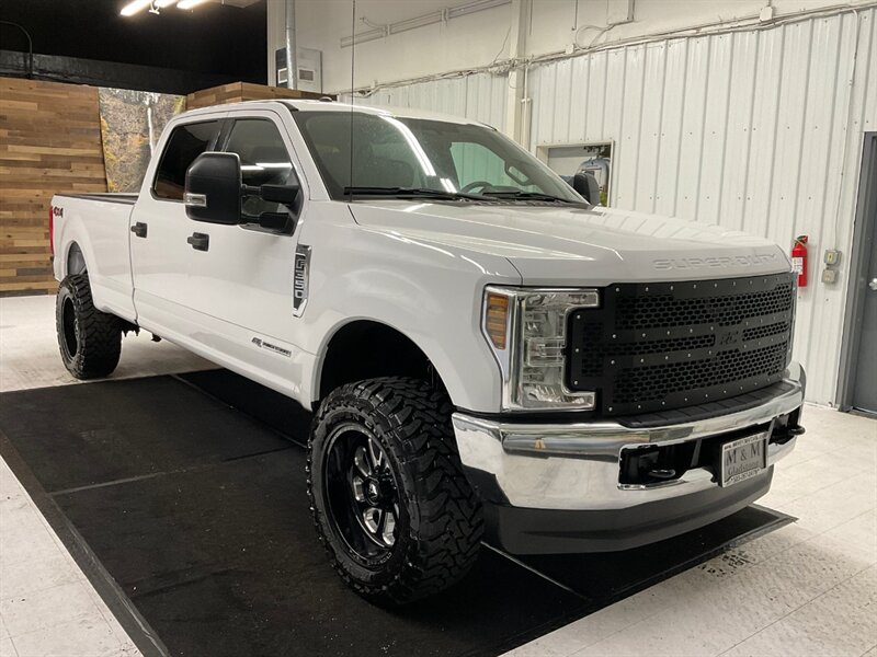 2018 Ford F-350 XLT Crew Cab 4X4/ 6.7L DIESEL /LIFTED/40,000 MILES  /Backup Camera / LONG BED / LIFTED w. 35 " TOYO OPEN COUNTRY & 20 " FUEL WHEELS / SHARP & CLEAN !! - Photo 2 - Gladstone, OR 97027