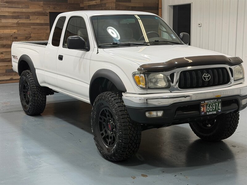 2002 Toyota Tacoma V6 TRD OFF RD 4X4 / TRD WHEELS/NEW LIFT NEW TIRES  / NEW TIMING BELT + WATERPUMP SERVICE/ZERO RUST - Photo 2 - Gladstone, OR 97027