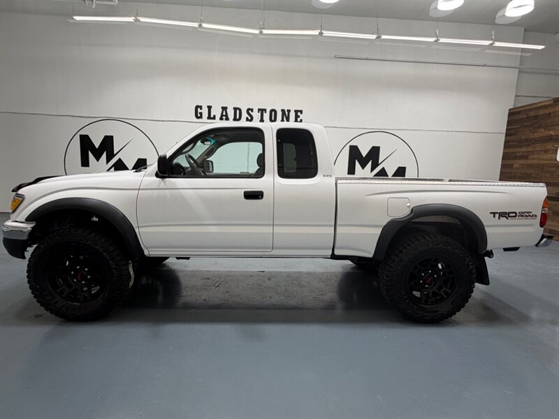 2002 Toyota Tacoma V6 TRD OFF RD 4X4 / TRD WHEELS/NEW LIFT NEW TIRES  / NEW TIMING BELT + WATERPUMP SERVICE/ZERO RUST - Photo 3 - Gladstone, OR 97027