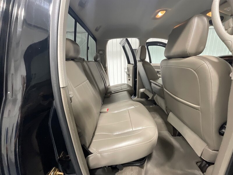 2006 Dodge Ram 2500 Laramie 4X4 5.7L V8 /1-OWNER / 65K MILES / Leather Heated Seats / ZERO RUST - Photo 14 - Gladstone, OR 97027