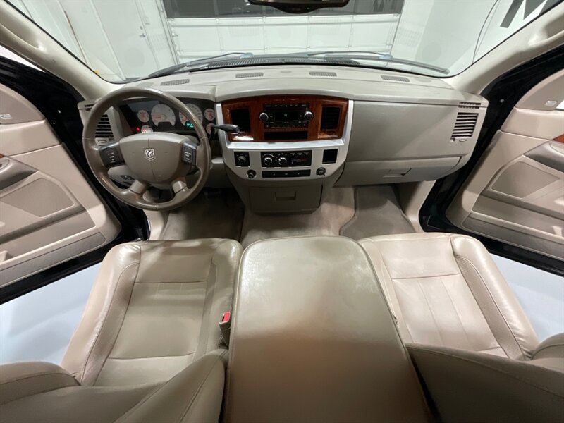 2006 Dodge Ram 2500 Laramie 4X4 5.7L V8 /1-OWNER / 65K MILES / Leather Heated Seats / ZERO RUST - Photo 35 - Gladstone, OR 97027