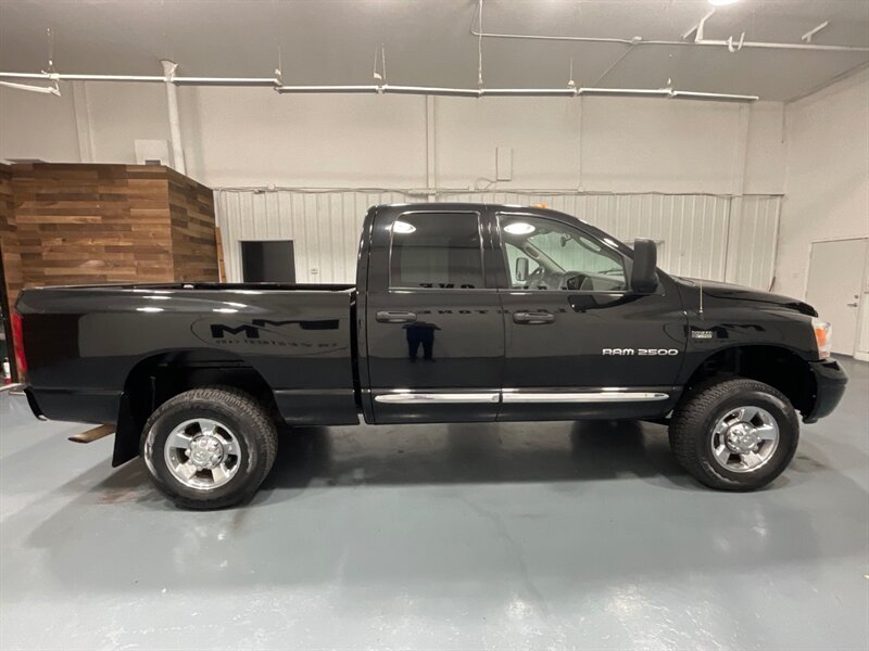 2006 Dodge Ram 2500 Laramie 4X4 5.7L V8 /1-OWNER / 65K MILES / Leather Heated Seats / ZERO RUST - Photo 4 - Gladstone, OR 97027