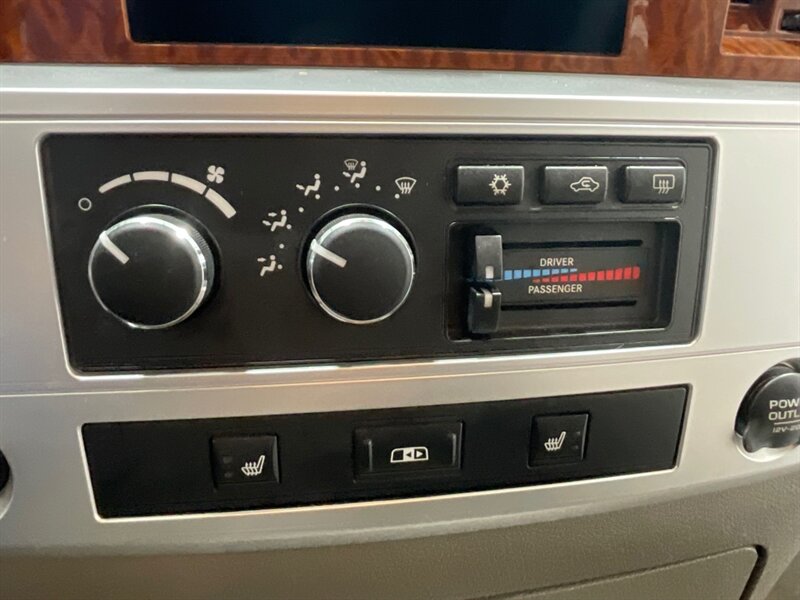 2006 Dodge Ram 2500 Laramie 4X4 5.7L V8 /1-OWNER / 65K MILES / Leather Heated Seats / ZERO RUST - Photo 19 - Gladstone, OR 97027