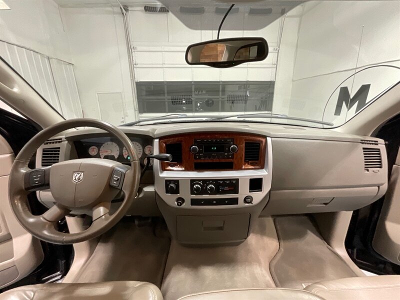 2006 Dodge Ram 2500 Laramie 4X4 5.7L V8 /1-OWNER / 65K MILES / Leather Heated Seats / ZERO RUST - Photo 38 - Gladstone, OR 97027
