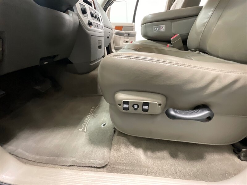 2006 Dodge Ram 2500 Laramie 4X4 5.7L V8 /1-OWNER / 65K MILES / Leather Heated Seats / ZERO RUST - Photo 21 - Gladstone, OR 97027