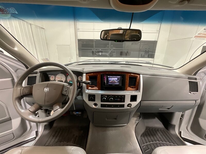 2006 Dodge Ram 2500 Laramie 4X4 / 5.9L CUMMINS DIESEL / Leather Heated / SHORT BED / Spray in Bed liner / LOCAL w. ZERO RUST - Photo 35 - Gladstone, OR 97027