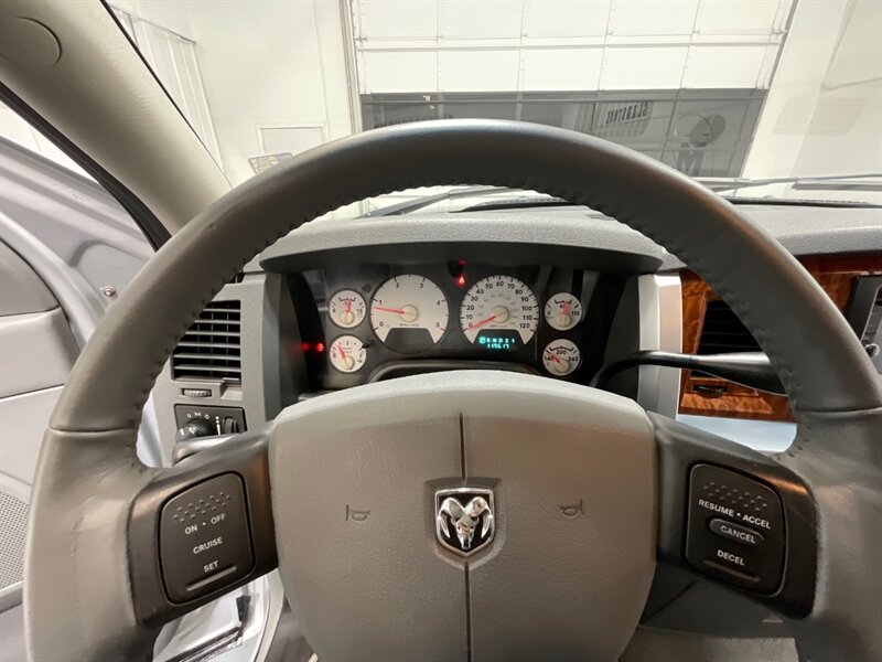 2006 Dodge Ram 2500 Laramie 4X4 / 5.9L CUMMINS DIESEL / Leather Heated / SHORT BED / Spray in Bed liner / LOCAL w. ZERO RUST - Photo 42 - Gladstone, OR 97027