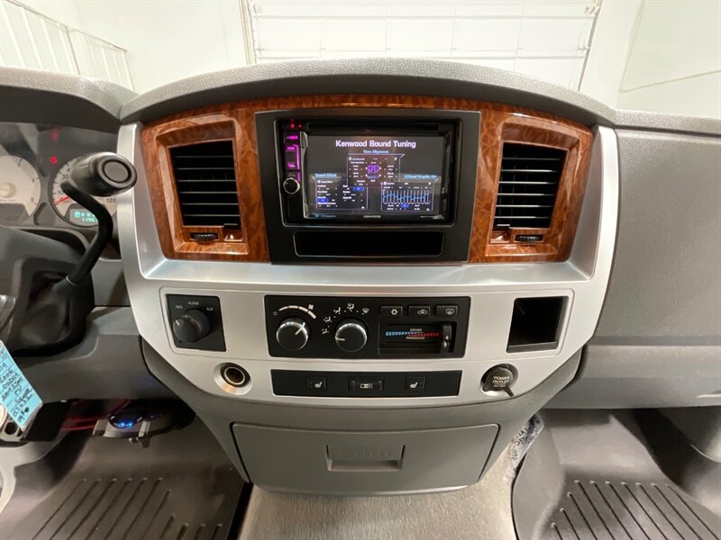 2006 Dodge Ram 2500 Laramie 4X4 / 5.9L CUMMINS DIESEL / Leather Heated / SHORT BED / Spray in Bed liner / LOCAL w. ZERO RUST - Photo 16 - Gladstone, OR 97027