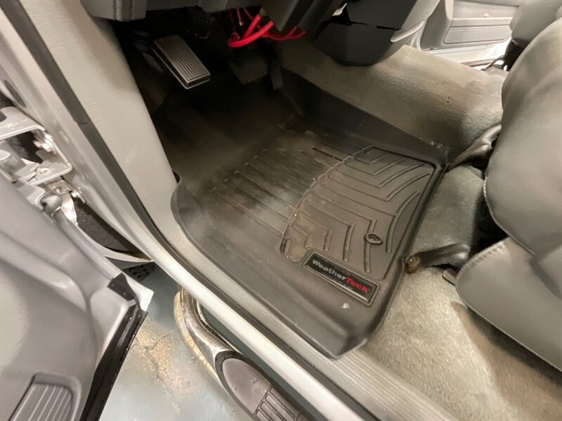 2006 Dodge Ram 2500 Laramie 4X4 / 5.9L CUMMINS DIESEL / Leather Heated / SHORT BED / Spray in Bed liner / LOCAL w. ZERO RUST - Photo 39 - Gladstone, OR 97027