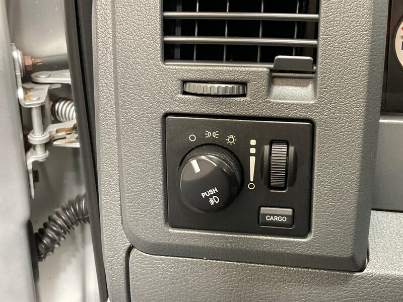 2006 Dodge Ram 2500 Laramie 4X4 / 5.9L CUMMINS DIESEL / Leather Heated / SHORT BED / Spray in Bed liner / LOCAL w. ZERO RUST - Photo 43 - Gladstone, OR 97027