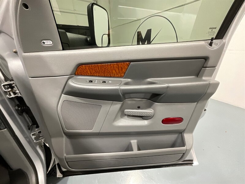 2006 Dodge Ram 2500 Laramie 4X4 / 5.9L CUMMINS DIESEL / Leather Heated / SHORT BED / Spray in Bed liner / LOCAL w. ZERO RUST - Photo 33 - Gladstone, OR 97027