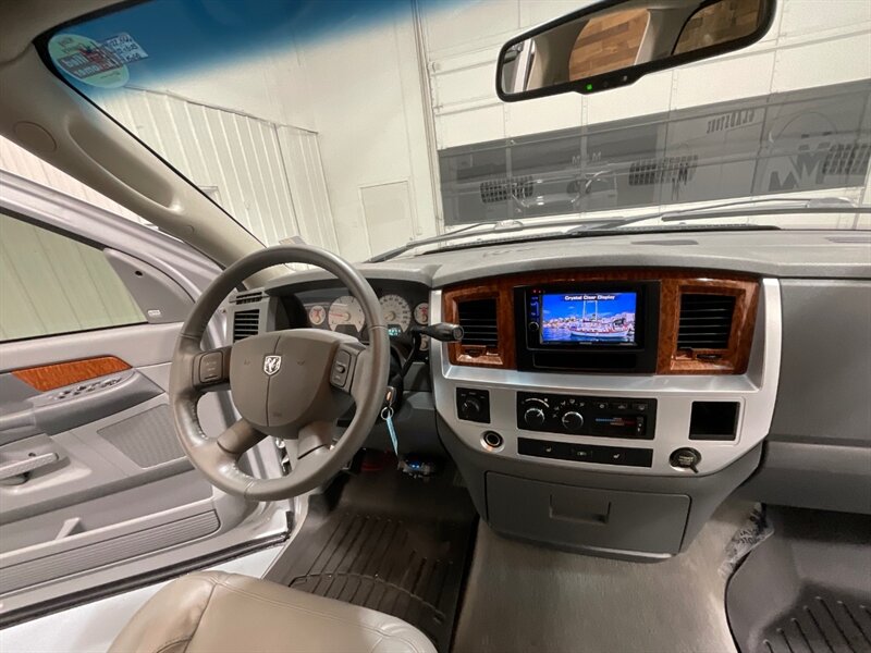 2006 Dodge Ram 2500 Laramie 4X4 / 5.9L CUMMINS DIESEL / Leather Heated / SHORT BED / Spray in Bed liner / LOCAL w. ZERO RUST - Photo 15 - Gladstone, OR 97027