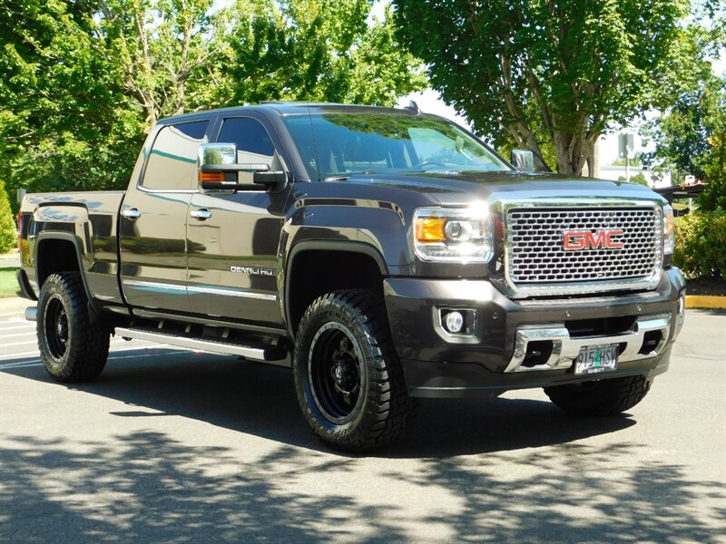 2015 GMC Sierra 2500 Denali Crew Cab 4X4 6.6L DURAMAX DIESEL / LIFTED