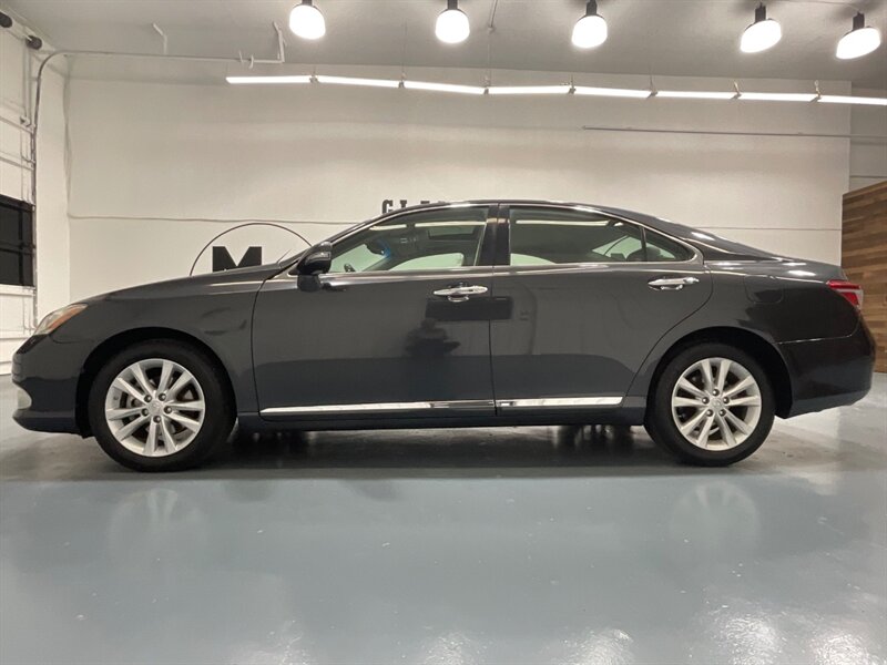 2011 Lexus ES 350 Luxury Sedan / 3.5L V6 / Leather / 86K MILES  / Navigation & Backup Camera / Sunroof - Photo 3 - Gladstone, OR 97027