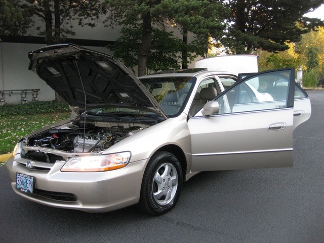 2000 Honda Accord EX   - Photo 8 - Portland, OR 97217