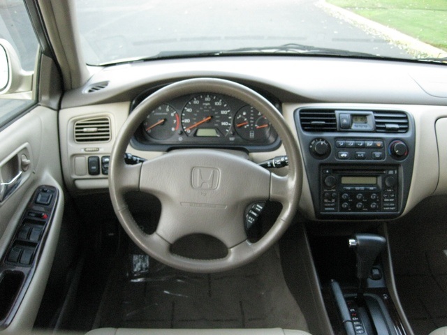 2000 Honda Accord EX   - Photo 25 - Portland, OR 97217