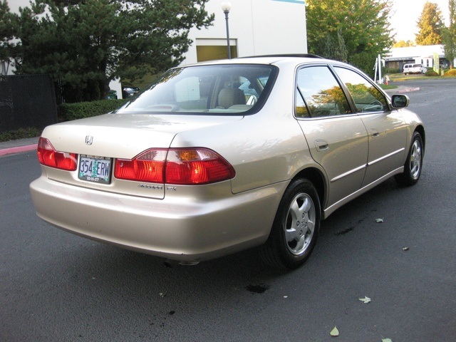 2000 Honda Accord EX   - Photo 5 - Portland, OR 97217