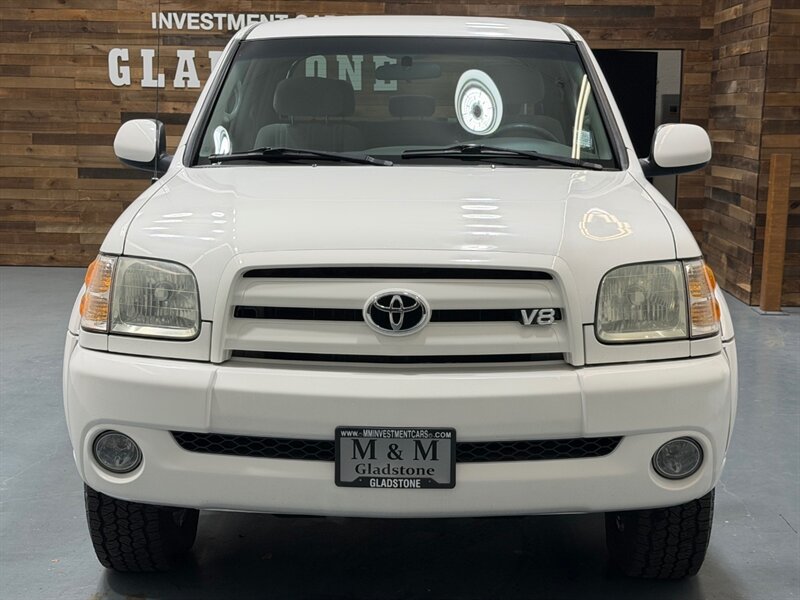 2004 Toyota Tundra Limited 4X4 4.7L V8 / ZERO RUST / 71K MILES / Towing Pkg / Power Sliding rear window - Photo 5 - Gladstone, OR 97027