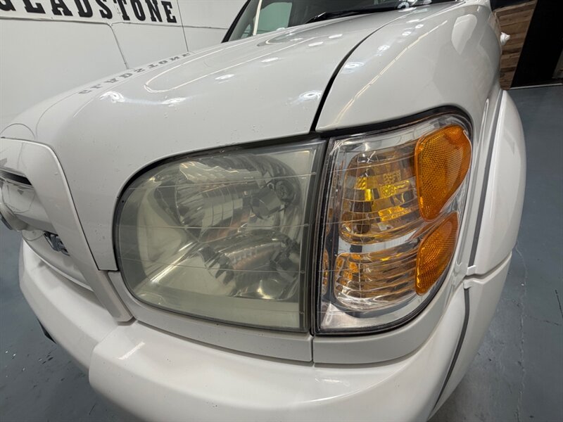2004 Toyota Tundra Limited 4X4 4.7L V8 / ZERO RUST / 71K MILES / Towing Pkg / Power Sliding rear window - Photo 26 - Gladstone, OR 97027