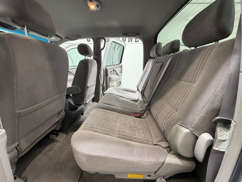 2004 Toyota Tundra Limited 4X4 4.7L V8 / ZERO RUST / 71K MILES / Towing Pkg / Power Sliding rear window - Photo 13 - Gladstone, OR 97027