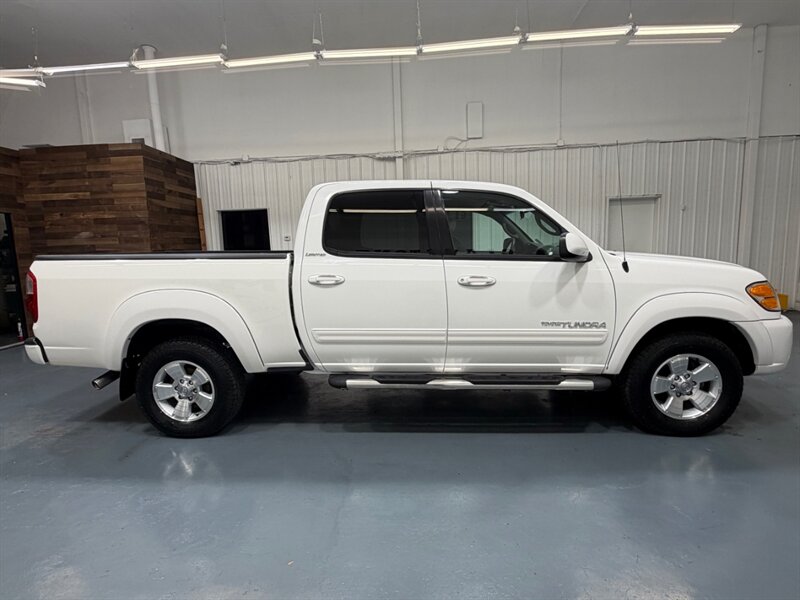 2004 Toyota Tundra Limited 4X4 4.7L V8 / ZERO RUST / 71K MILES / Towing Pkg / Power Sliding rear window - Photo 4 - Gladstone, OR 97027