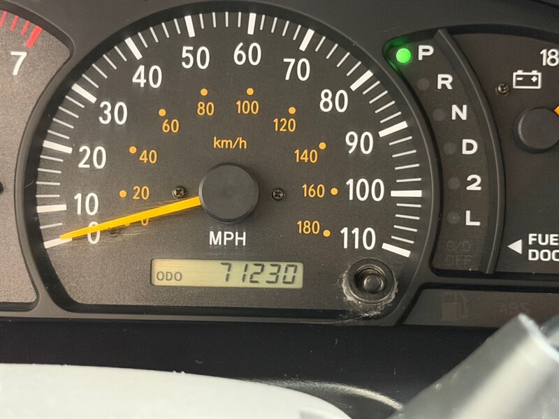 2004 Toyota Tundra Limited 4X4 4.7L V8 / ZERO RUST / 71K MILES / Towing Pkg / Power Sliding rear window - Photo 48 - Gladstone, OR 97027