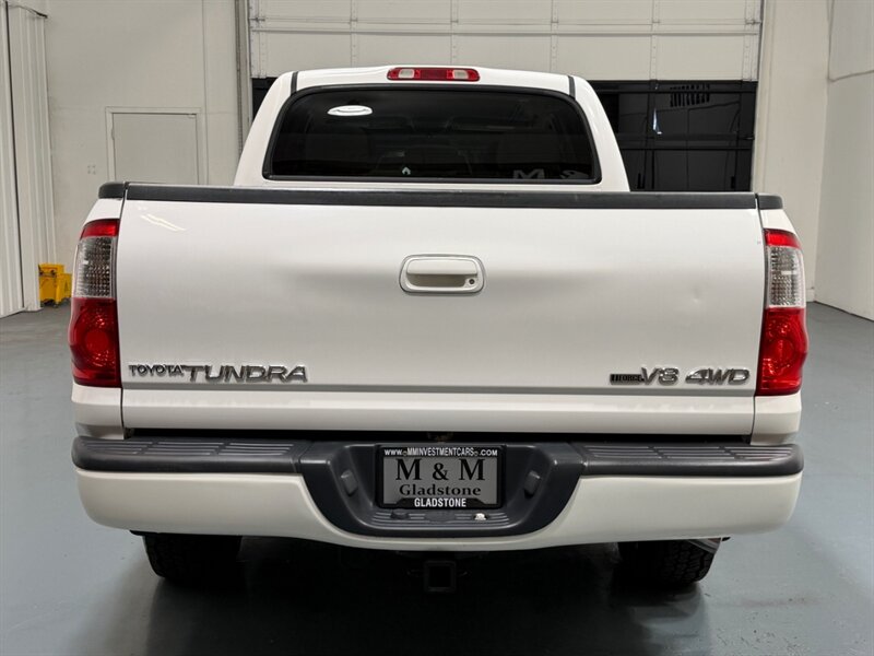 2004 Toyota Tundra Limited 4X4 4.7L V8 / ZERO RUST / 71K MILES / Towing Pkg / Power Sliding rear window - Photo 6 - Gladstone, OR 97027