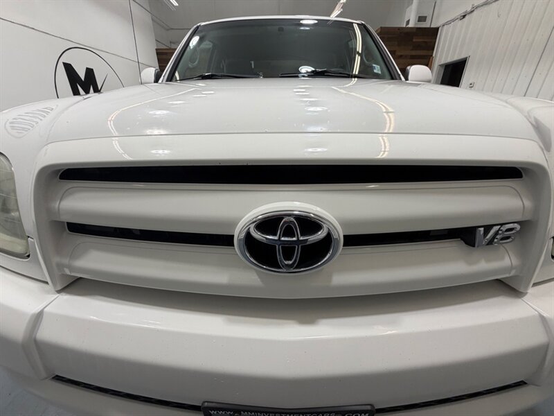 2004 Toyota Tundra Limited 4X4 4.7L V8 / ZERO RUST / 71K MILES / Towing Pkg / Power Sliding rear window - Photo 30 - Gladstone, OR 97027